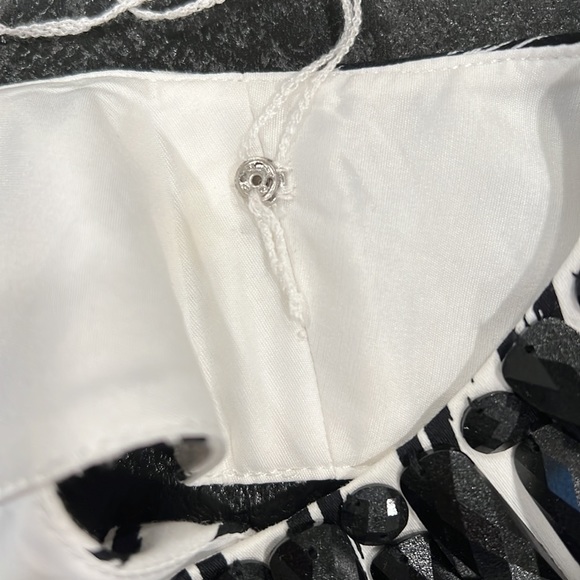 Adrianna Papell Black and White Print Shift Dress Size 8 - Picture 6 of 10